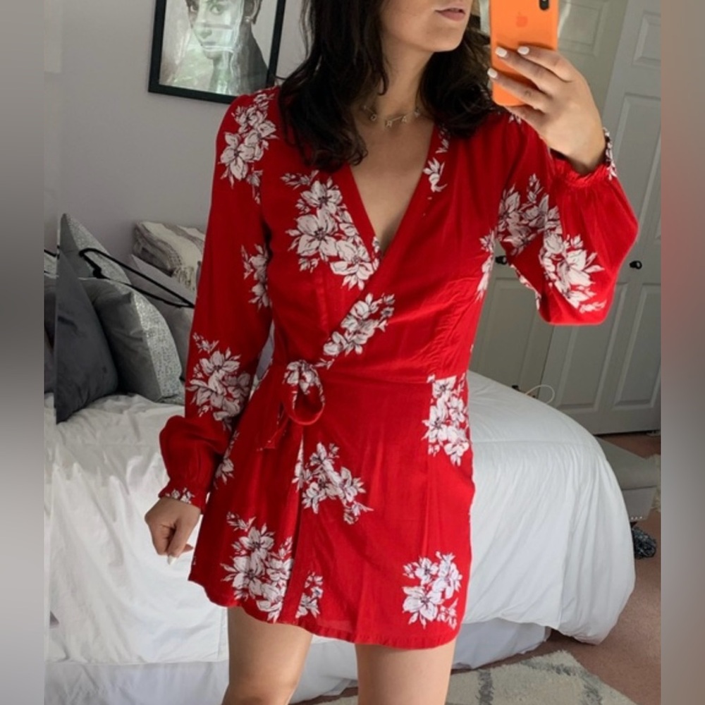 BrandNew Abercrombie and fitch Floral Red Wrap Dress